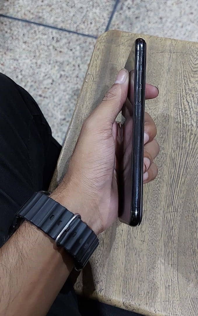 Iphone Xs 4