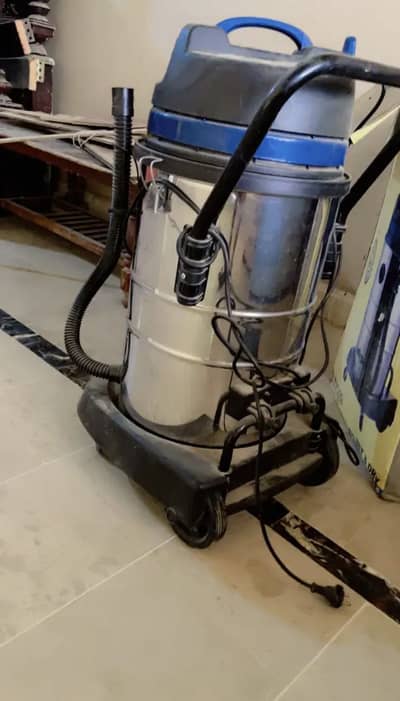 Vacuum cleaner wet and dry