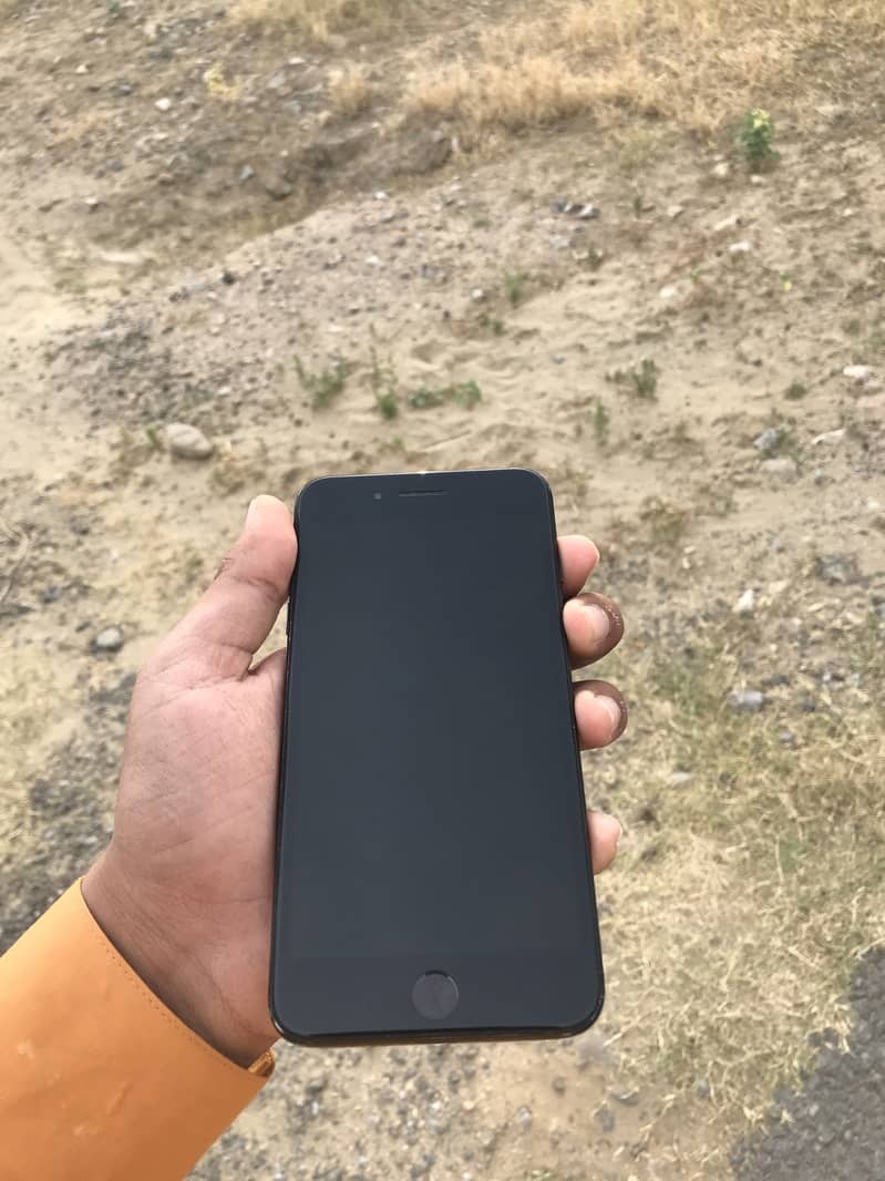 Apple iPhone 7 Plus 1