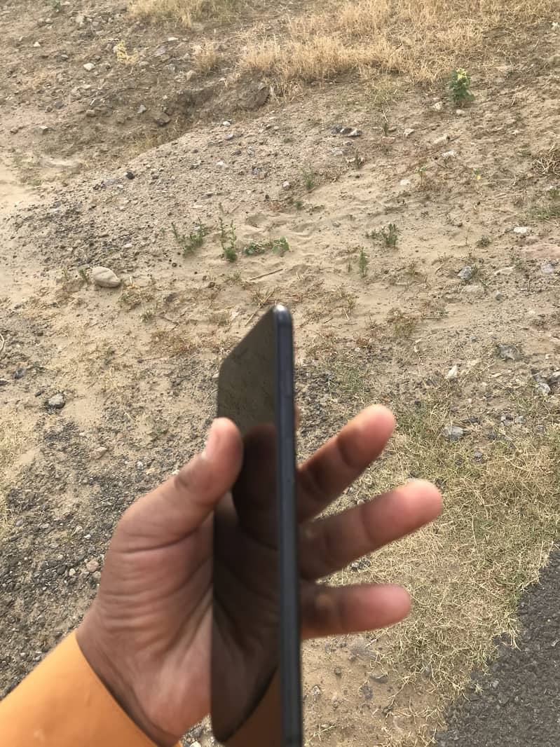 Apple iPhone 7 Plus 2