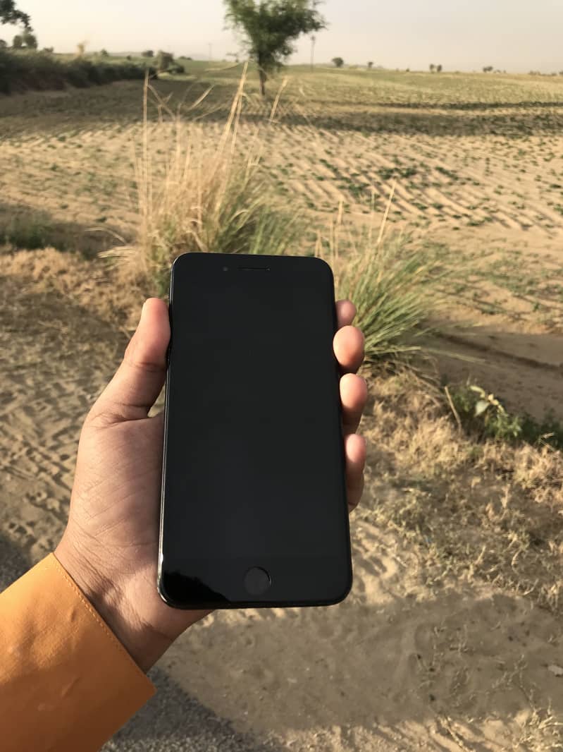 Apple iPhone 7 Plus 5