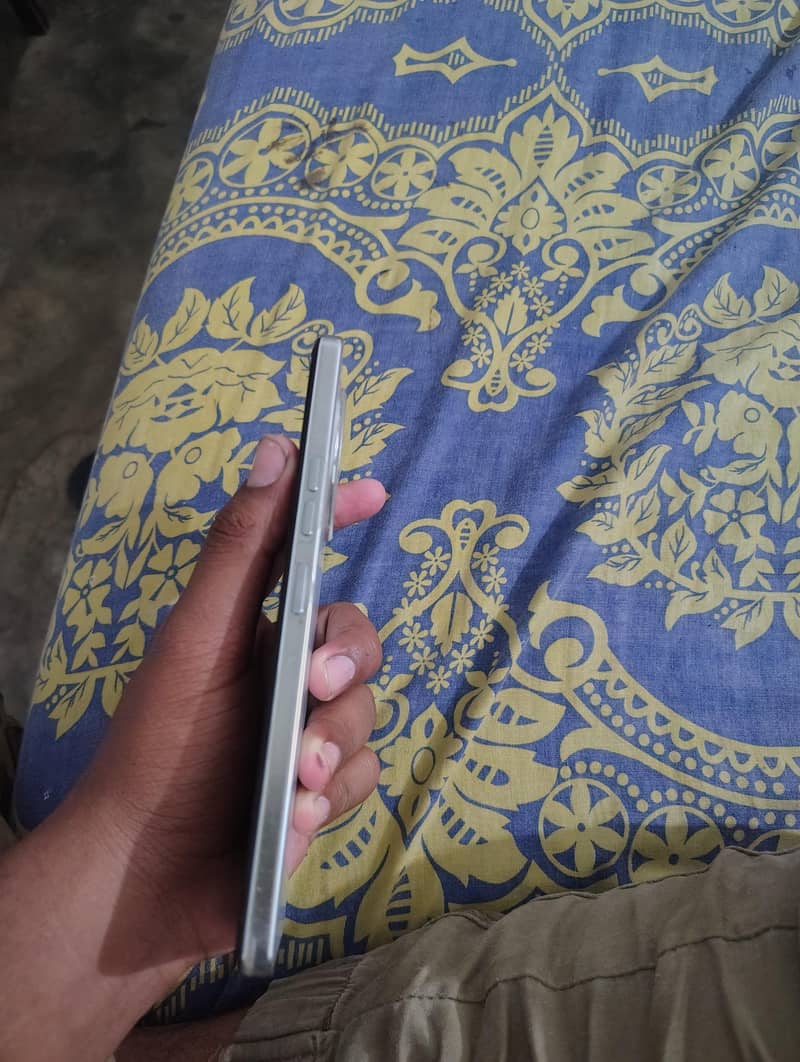 Tecno camon 30 2