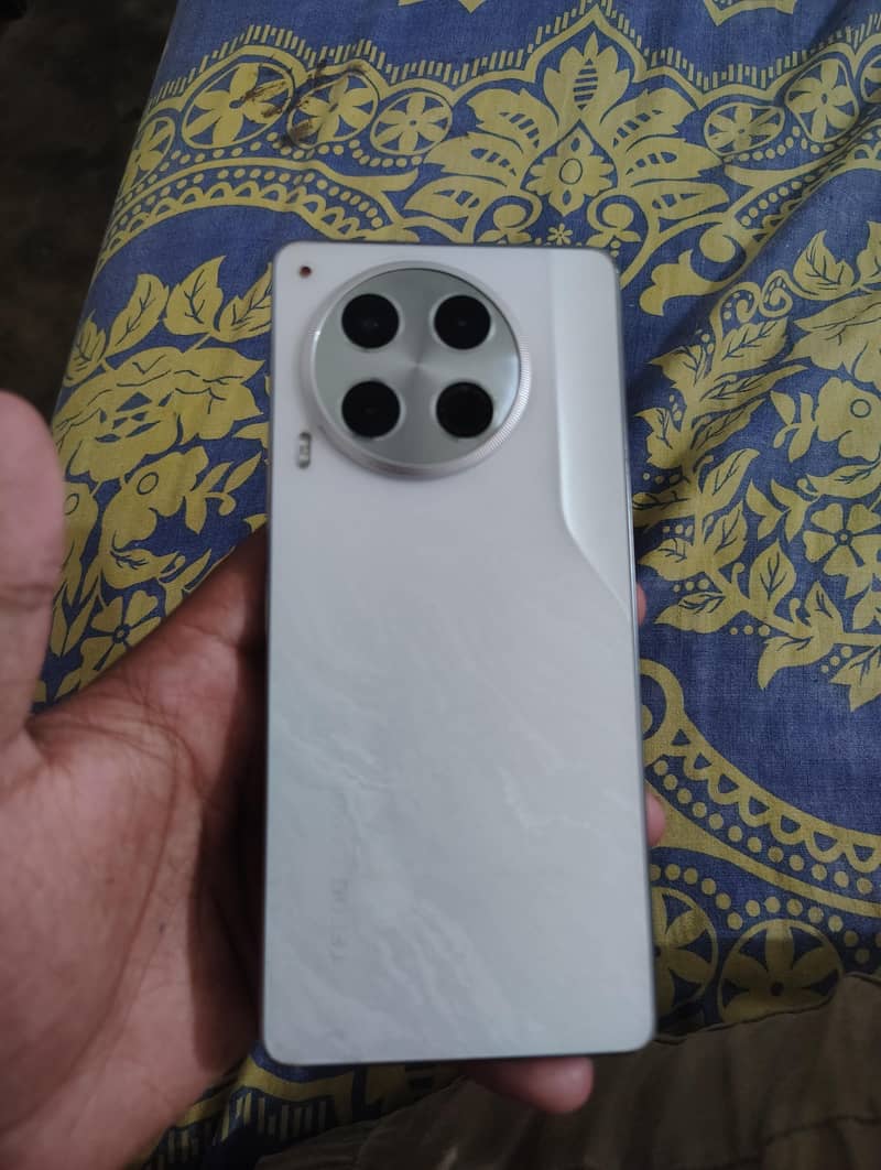 Tecno camon 30 3