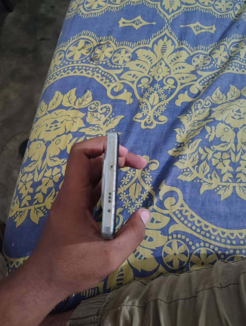 Tecno camon 30 4