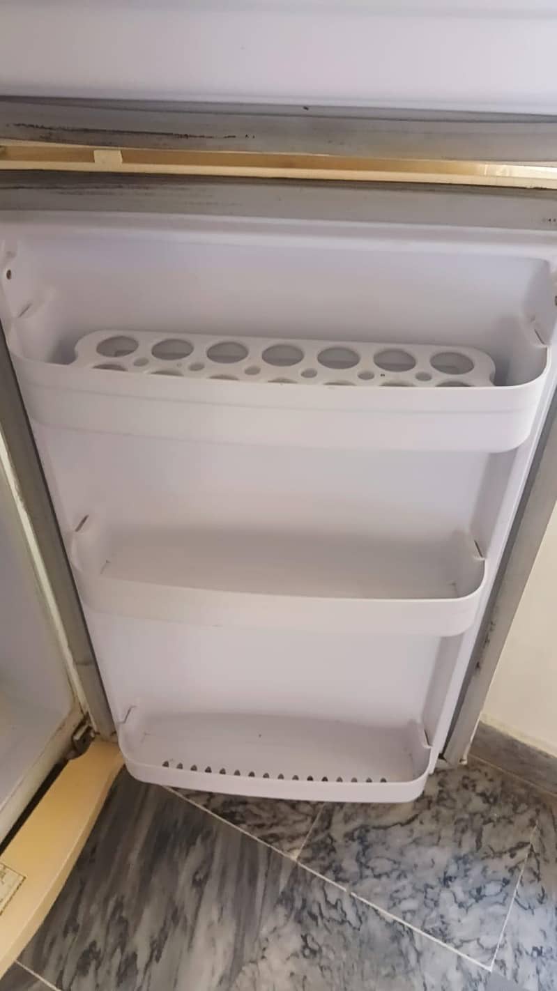 Refrigerator 1