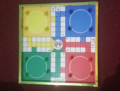 Ludo set in excellent condition.