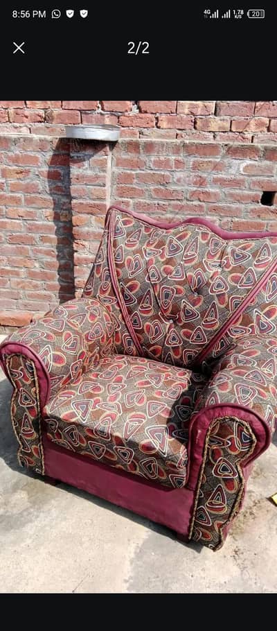 1 single seater or 1.3 seater sofa used condition