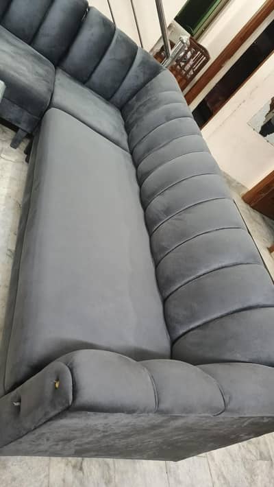 7 seater L shape sofa with cntr table