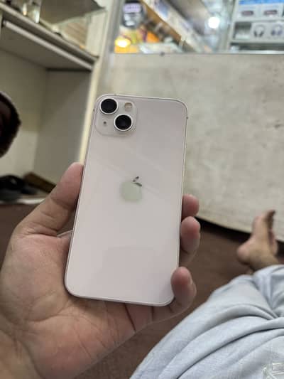 Apple iPhone 13
