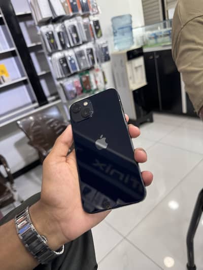 Apple iPhone 13