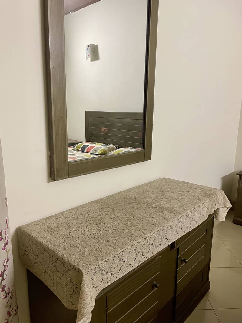 Bed + Dressing table + side tables 2