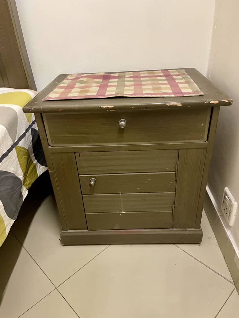 Bed + Dressing table + side tables 1