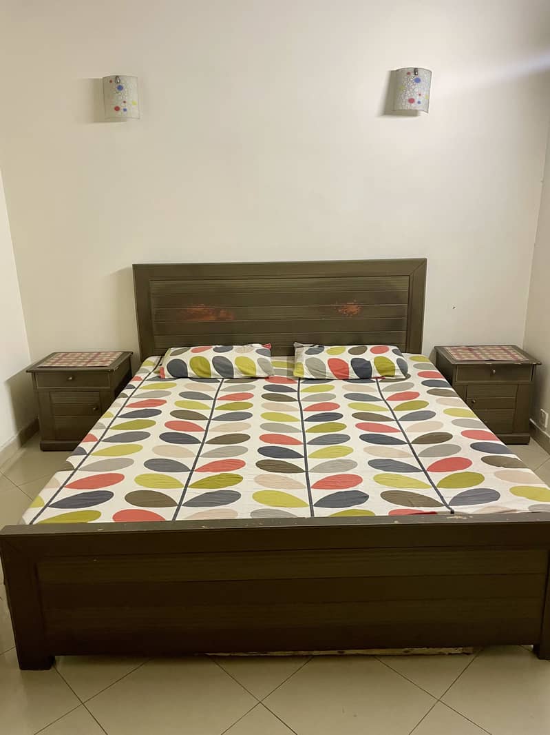 Bed + Dressing table + side tables 0