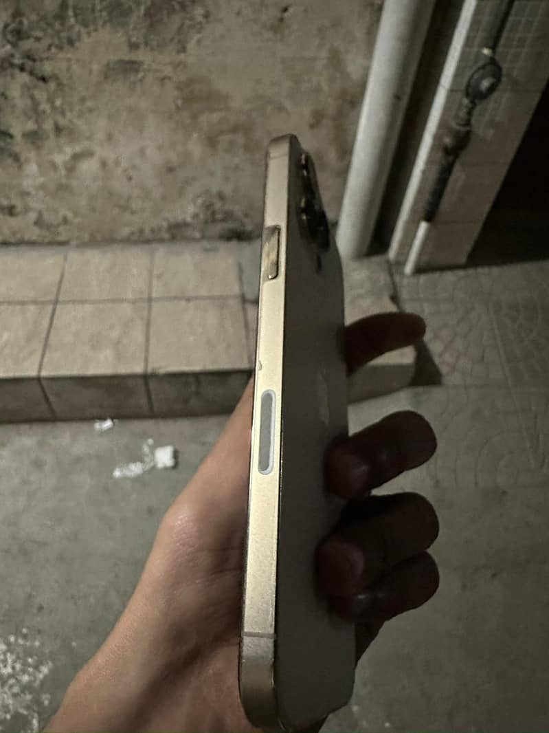 iPhone 13 Pro Max jv 128gb 10/10 mint condition 2