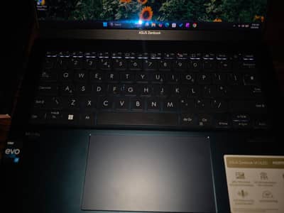 Asus Zenbook OLED i7 13th gen 14 cores