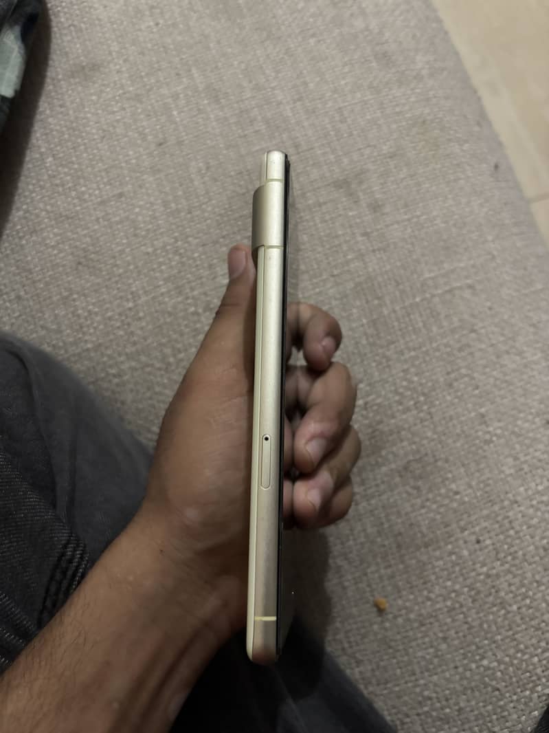Google Pixel 7 4