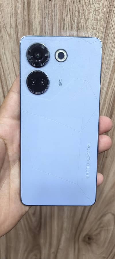 Tecno comon 20