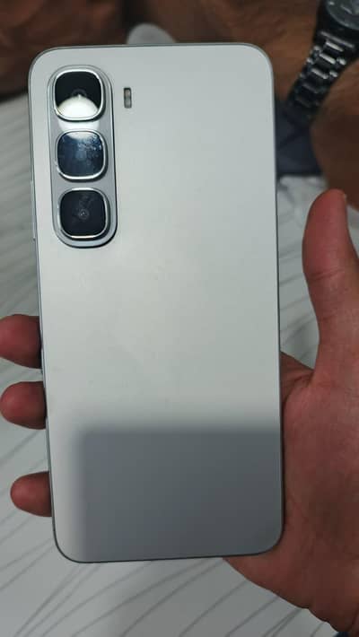 Infinix hot 60i 6/128i