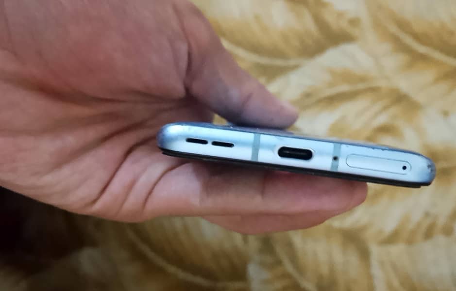 One Plus 9R 3