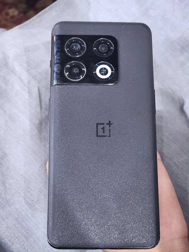 One Plus 10 Pro 1