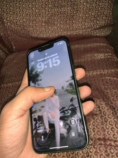 Apple iPhone 13