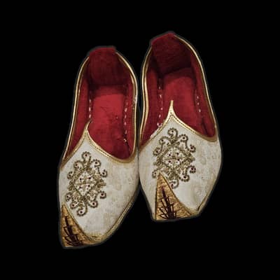 Groom's Wedding Kulla and Khussa (red & white)