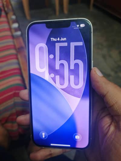 Apple iPhone 13
