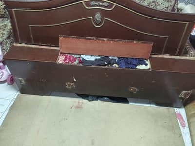 Wooden Bed for Sale without Matress