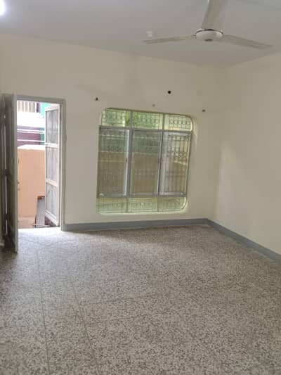 2nd floor (top floor) Single(Independent) room for a small family for rent in I-10