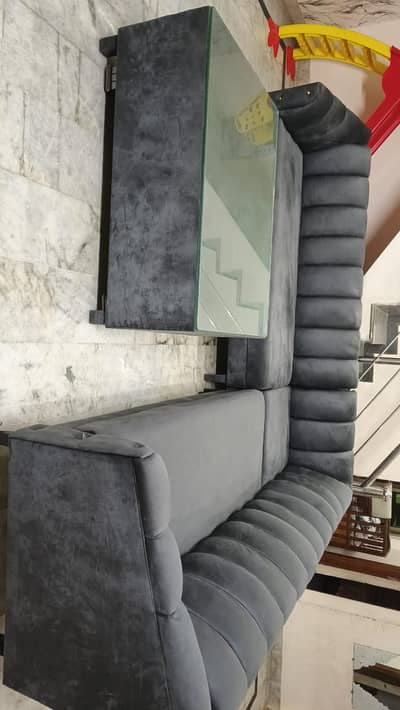 7 seater L shape sofa with center table