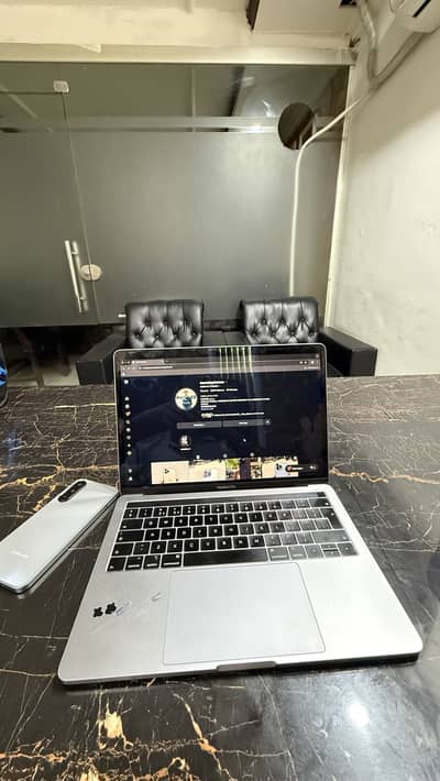 MAC BOOK PRO 2019