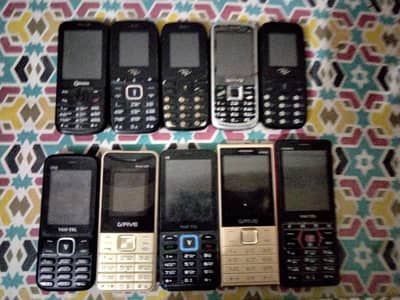 Keypad phones hai kafi time se Ghar par pade hai mujey nhi pata chalte