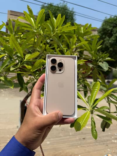iPhone 16 Pro jv
