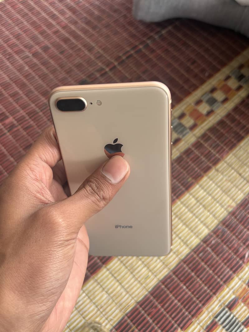 Apple iPhone 8 Plus 0