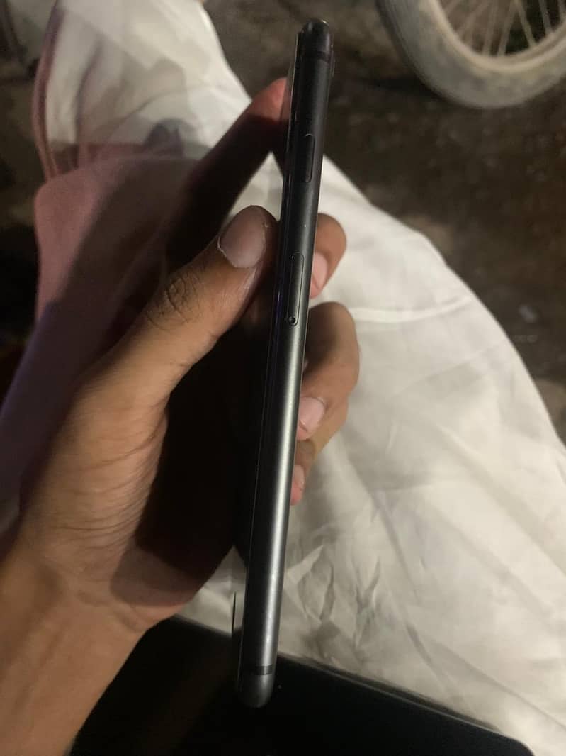 Apple iPhone 8 Plus 1