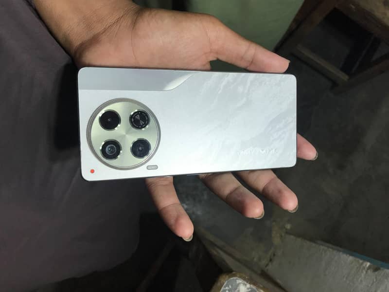 Tecno CAMON 30 3