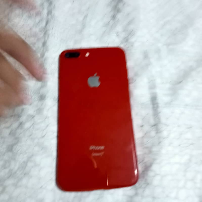 Apple iPhone 8 Plus 1