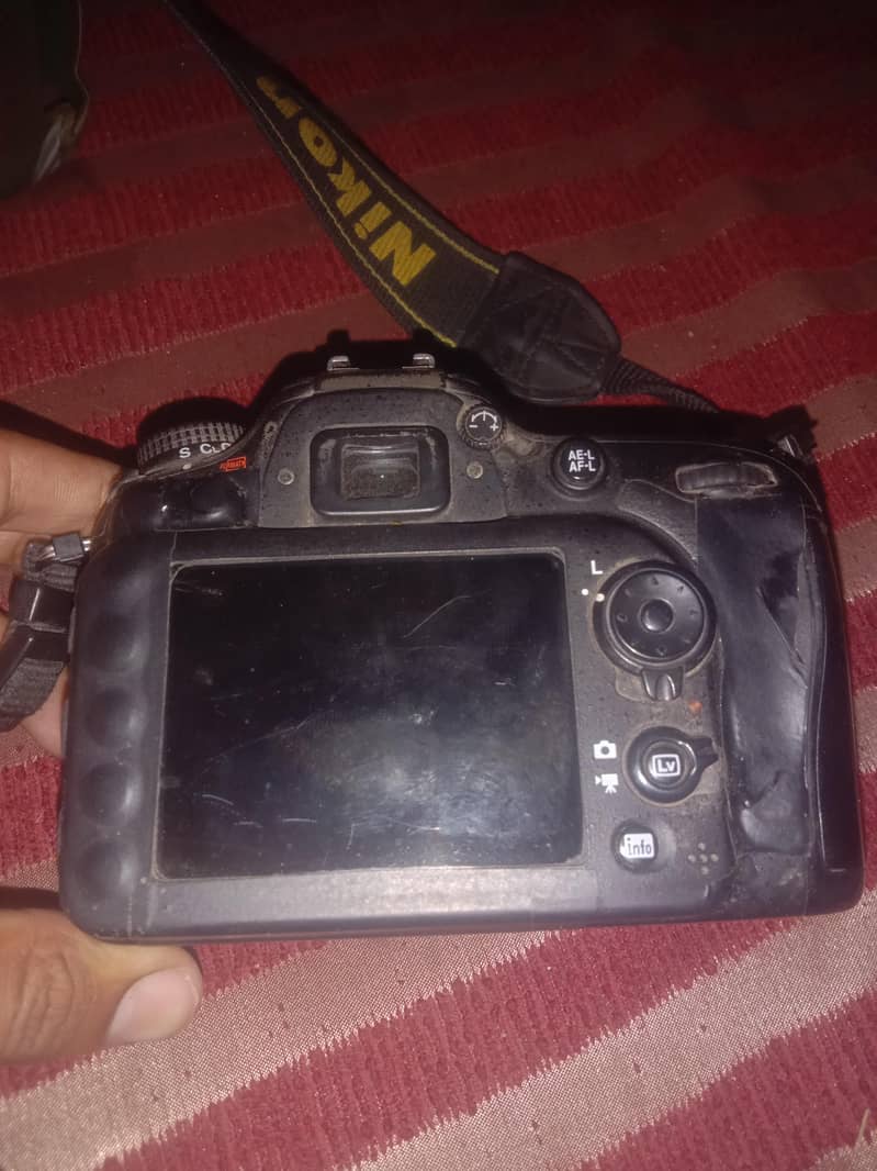 D 7100 6