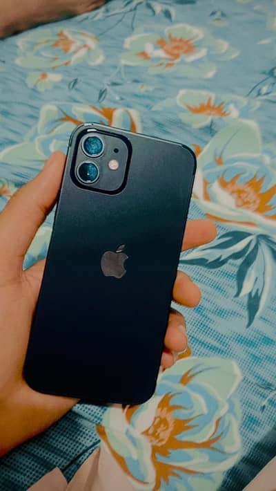 Apple iPhone 12