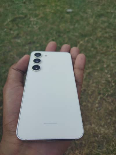 Samsung Mobile S23 10/10