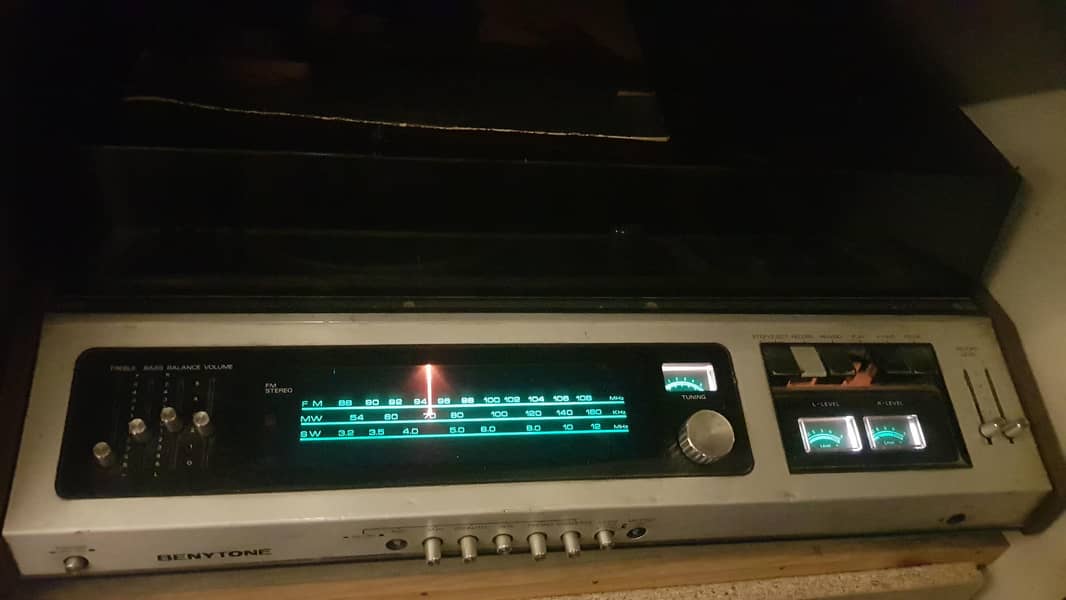 Record player benytone 3 in 1. 0