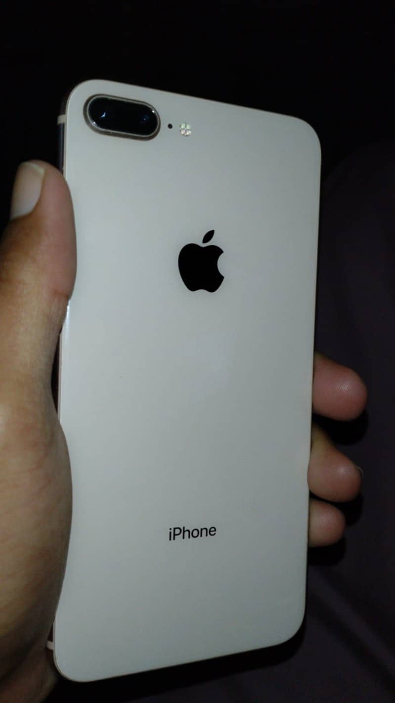 Apple iPhone 8 Plus 0