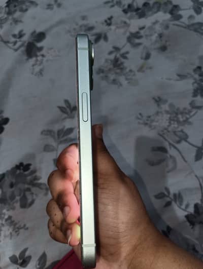 Apple iPhone 15