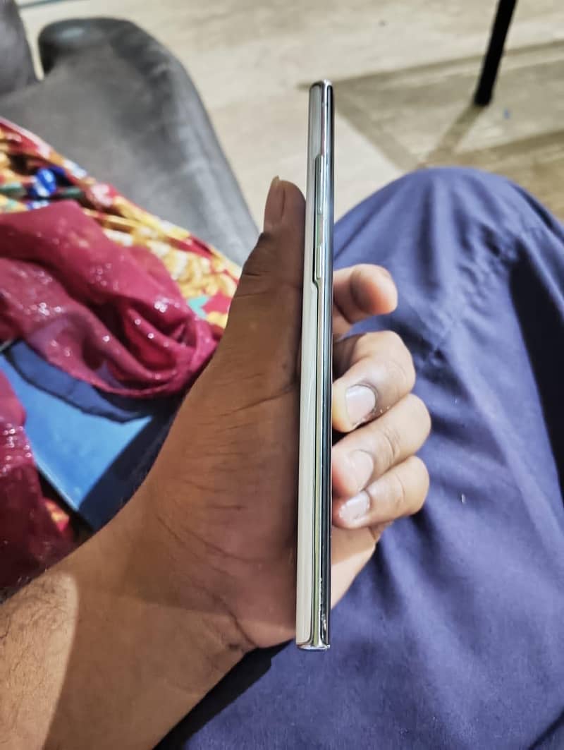Samsung Mobile Note 10 Plus 3