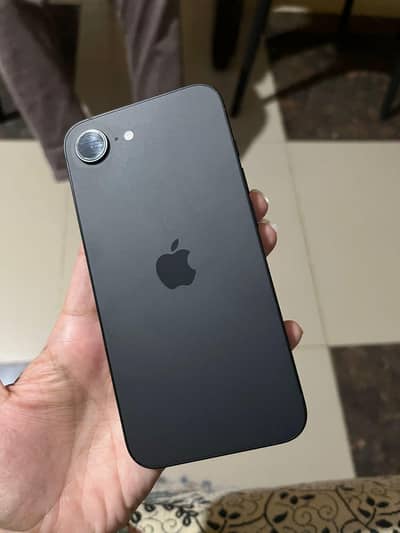Apple iPhone 16e