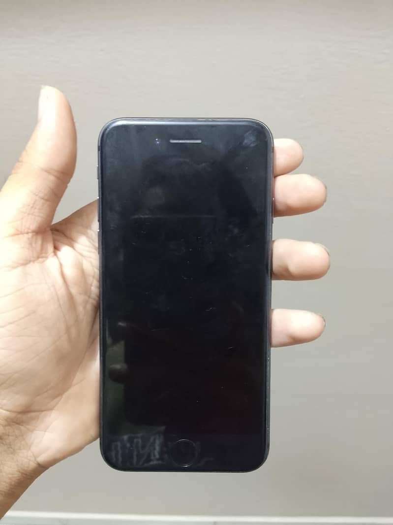 Apple iPhone 8 1
