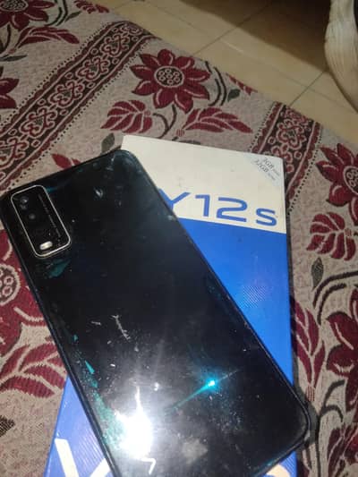 Vivo Y12s with boxa