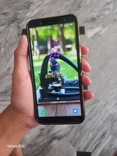 Samsung Mobile J600