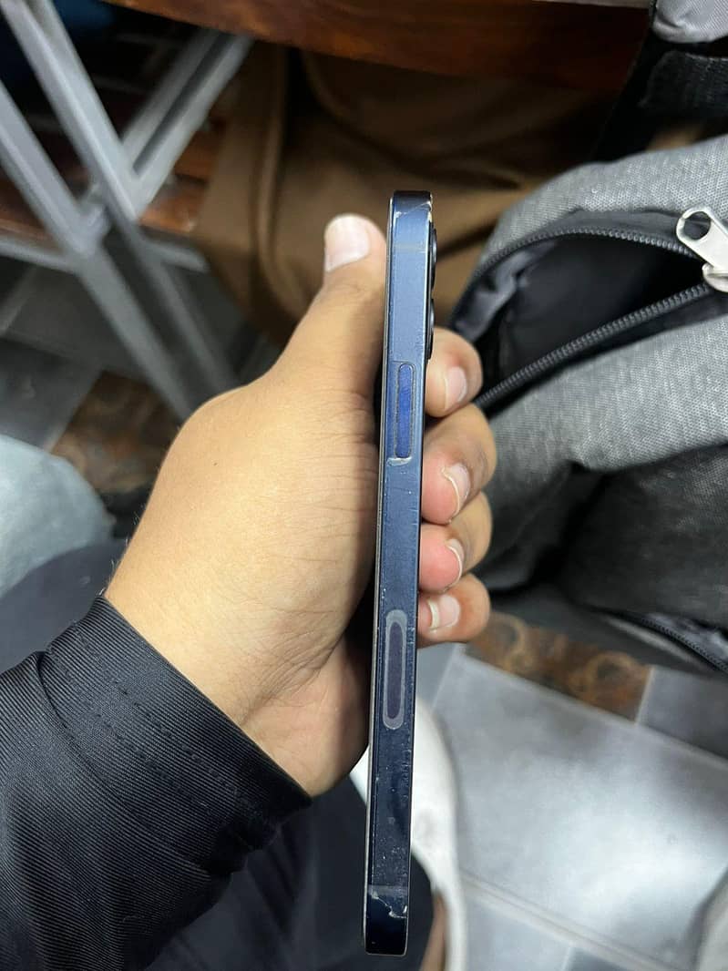 Apple iPhone 12 7