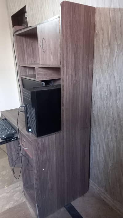 computer table with storage